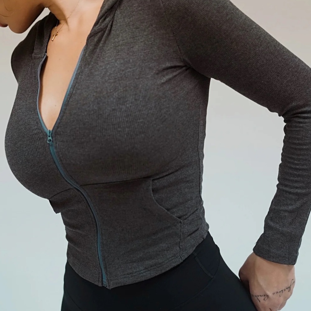 Naturyl by Niykee Charcoal Essential Zip up size M